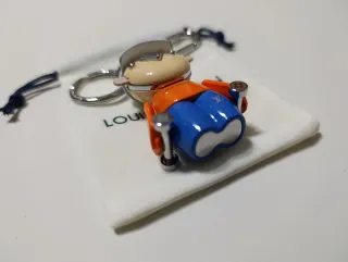 .Llavero.Louis.Vuitton.Muñeco. 