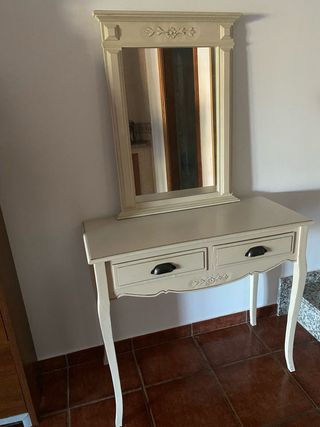 Mueble de entrada con espejo