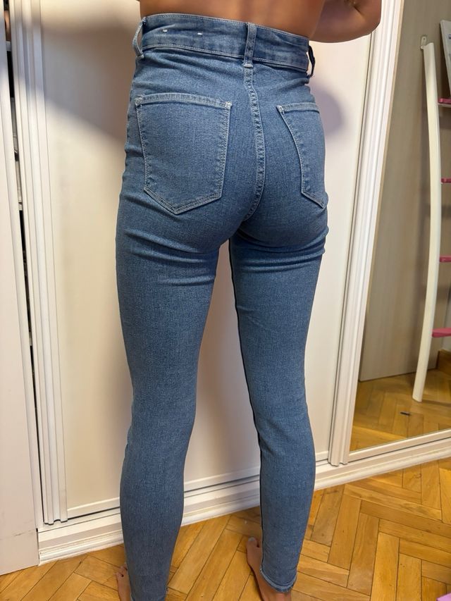 Vaqueros Bershka Talle Alto Azul