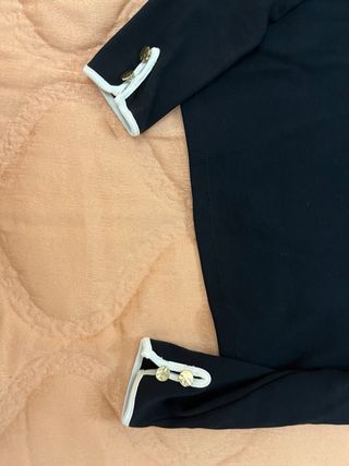 Camiseta Mango Cuello Barco Negra