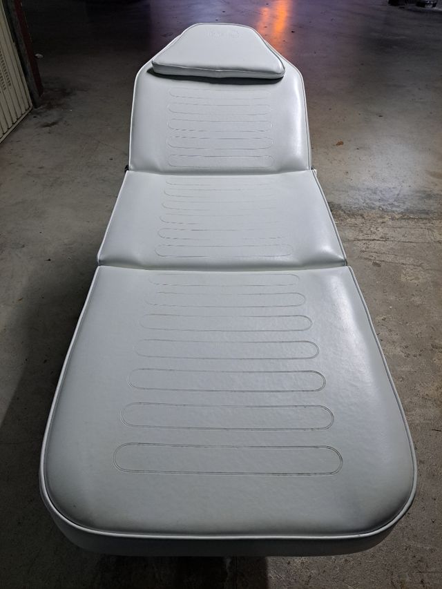 Camilla especial para masajes pollie