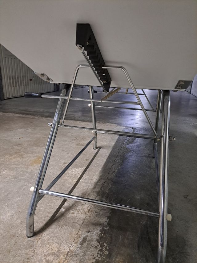 Camilla especial para masajes pollie