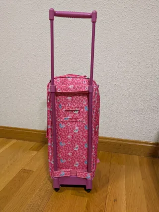 Cuna de viaje y maleta para muñecas