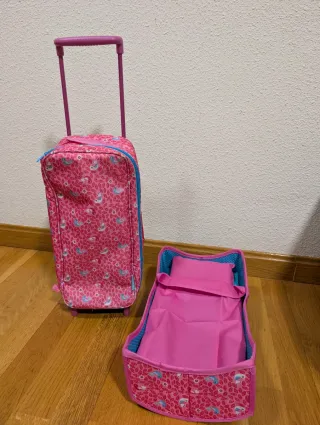 Cuna de viaje y maleta para muñecas
