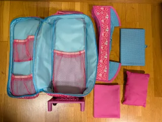 Cuna de viaje y maleta para muñecas