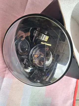 Faros LED Moto Custom Harley Auxiliares.
