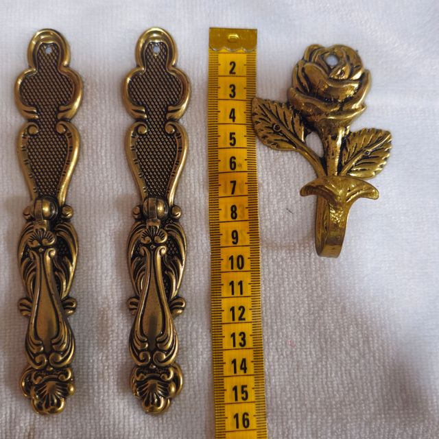 Tiradores dorados vintage sin usar +2 agarraderas