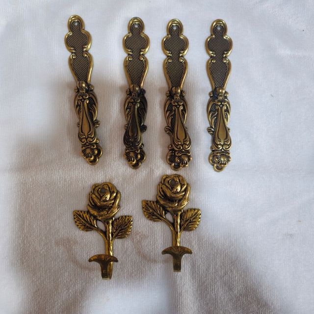 Tiradores dorados vintage sin usar +2 agarraderas