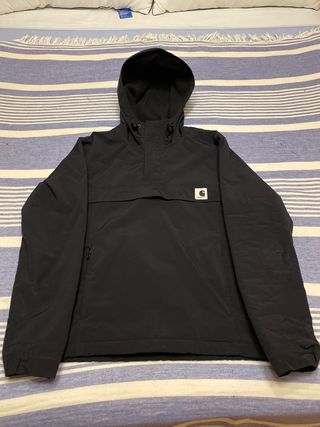 Chaqueta Carhartt Negra con Capucha