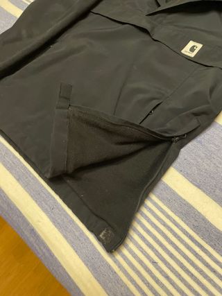 Chaqueta Carhartt Negra con Capucha