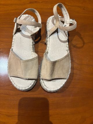Sandalias Niña Beige