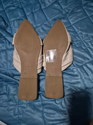 Zapatos planos Primark beige talla 41