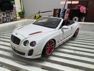 Figura Bentley superesport ISR 1/18