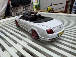 Figura Bentley superesport ISR 1/18
