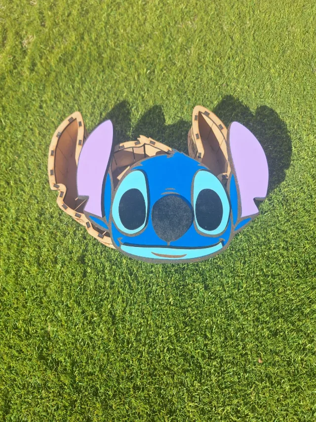 Caja de madera Stitch personalizada con el nombre