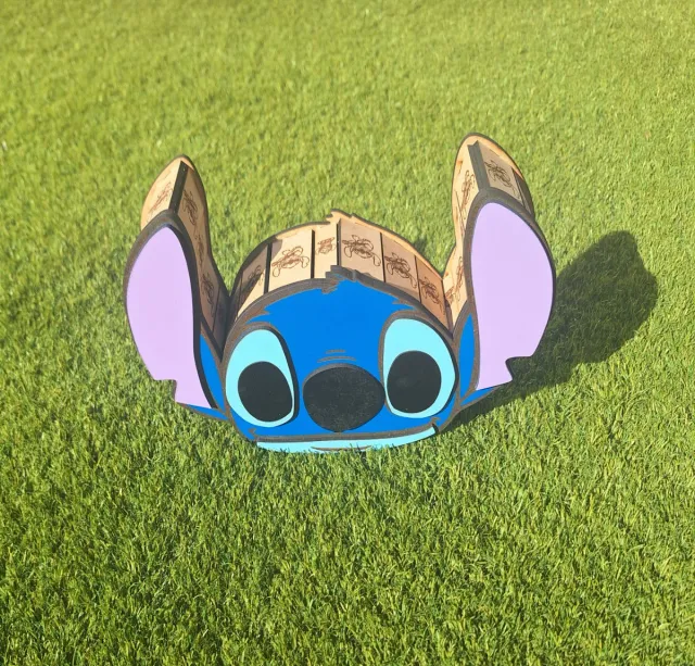 Caja de madera Stitch personalizada con el nombre