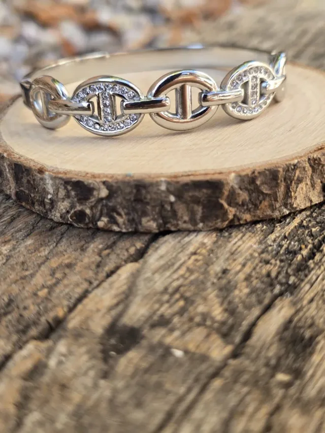 Pulsera rígida de eslabones