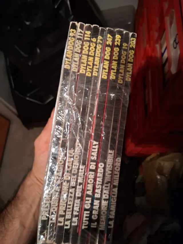 raccolta  18  fumetti dylan dog annate varie