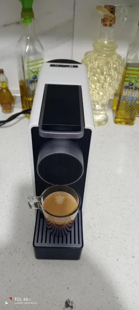 Macchina caffè espresso colore bianco 