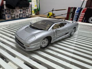 Figura Jaguar XJ220