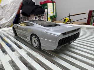 Figura Jaguar XJ220