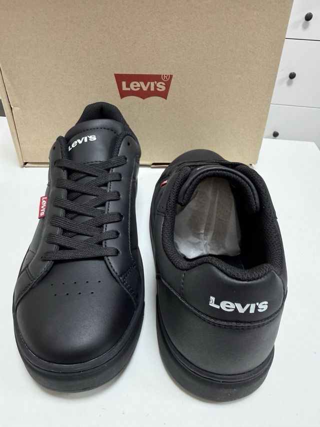 Zapatillas Levi's Negras