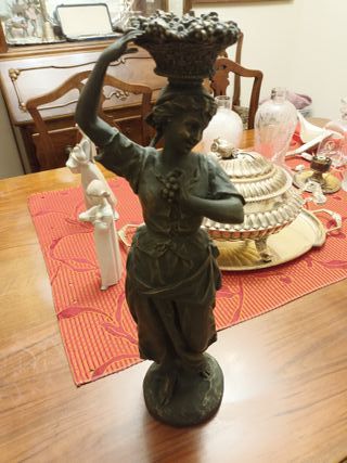 Figura mujer de resina, inspirado en bronce.