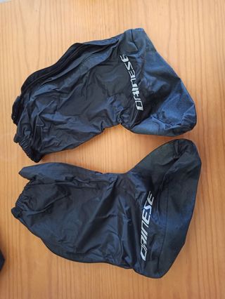 Cubrebotas impermeable moto