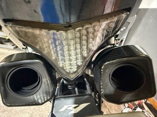 Escape Arrow Yamaha R1 2009-2014 Carbono