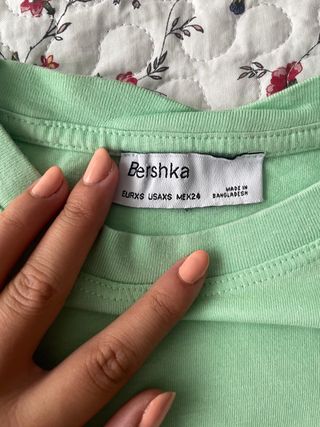 Camiseta Bershka verde M