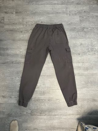 Pantalones cargo grises