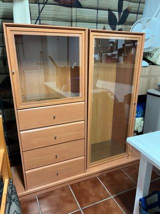 Mobili da soggiorno modulari con ripiani in vetro