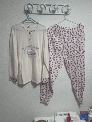 Pijama de oso y corazones