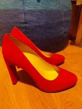 Zapatos de tacón Unisa rojos sin estrenar