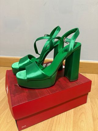 Sandalias XTI verdes tacón plataforma