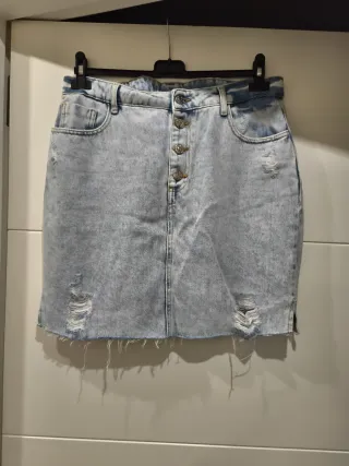 Falda vaquera mini Kiabi desgastada