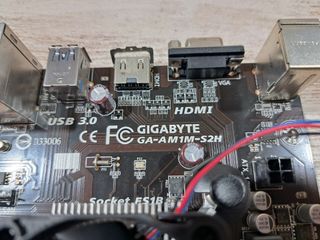 Placa GigaByte GA-AM1M-S2H (CPU INT)
