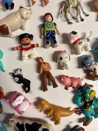 Lote de figuras y muñecos variados
