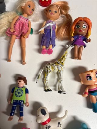 Lote de figuras y muñecos variados