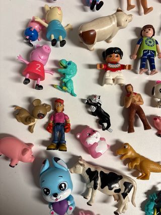 Lote de figuras y muñecos variados