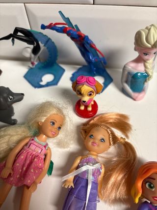 Lote de figuras y muñecos variados