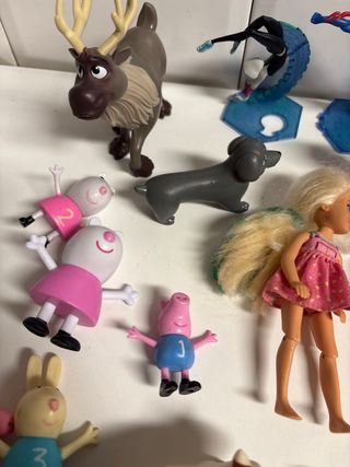 Lote de figuras y muñecos variados