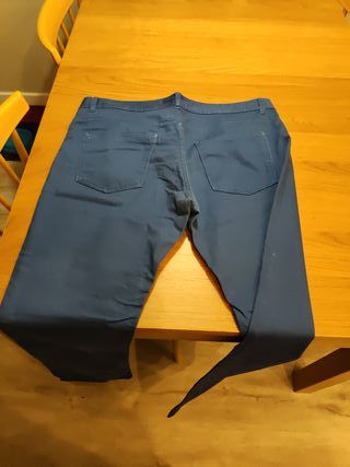 Pantalón pitillo H&M azul eléctrico T.36