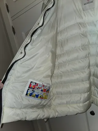 Plumífero Moncler Blanco perlado.