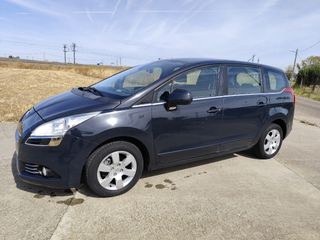 Peugeot 5008 2012