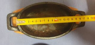 Sartén de Hierro Fundido con Base de Madera