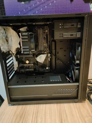 Torre PC Sharkoon con Placa, Procesador....