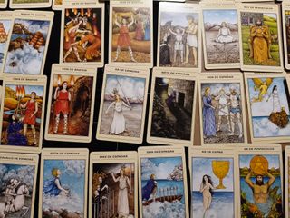 El tarot Mitico, libro+ cartas+pañuelo- Juliet Sha