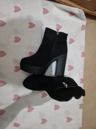 Botines negros mujer