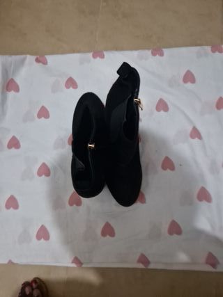 Botines negros mujer